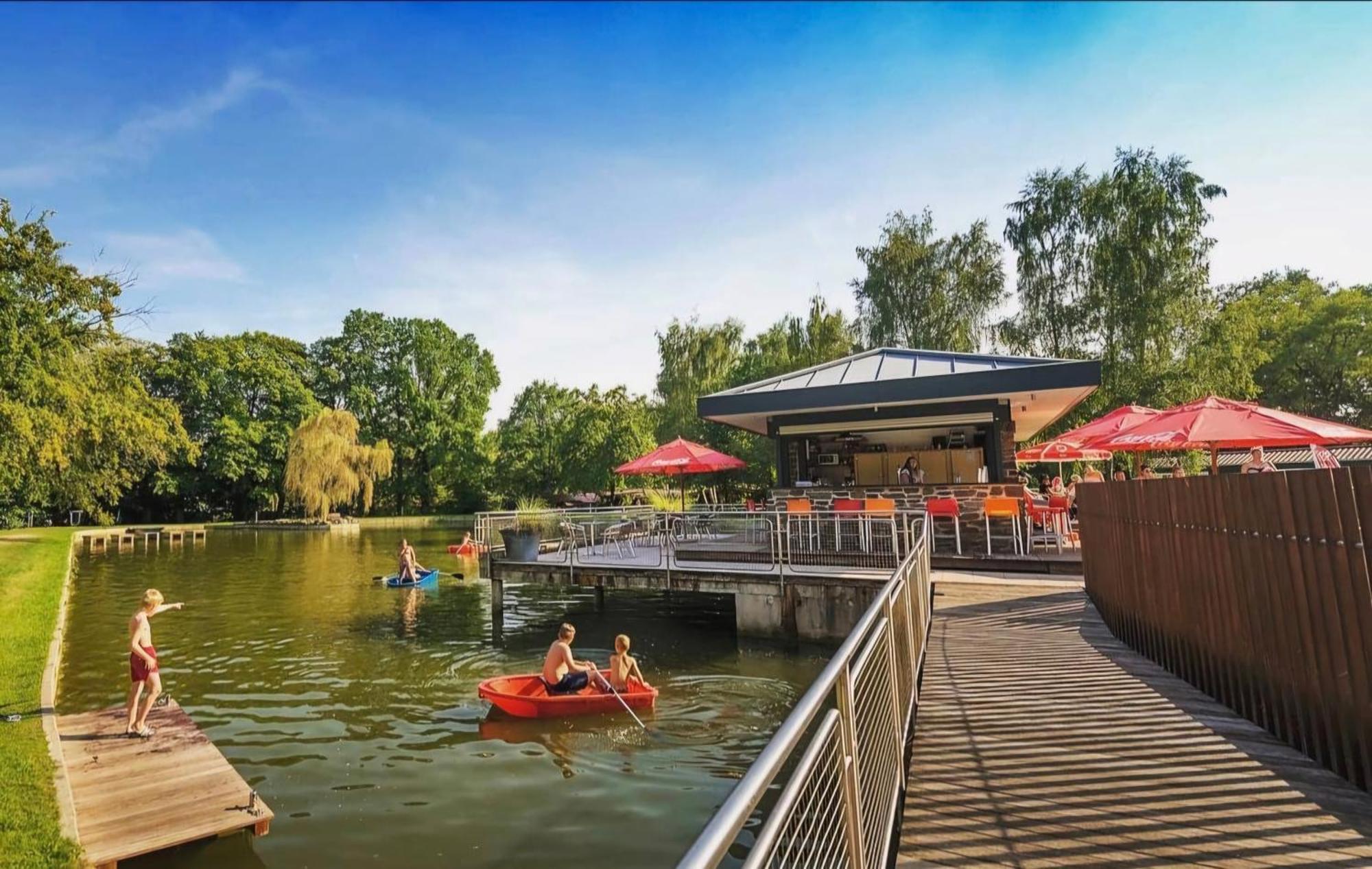 Pipowagen Met Prive Hot Tub Villa Lanaken Luaran gambar