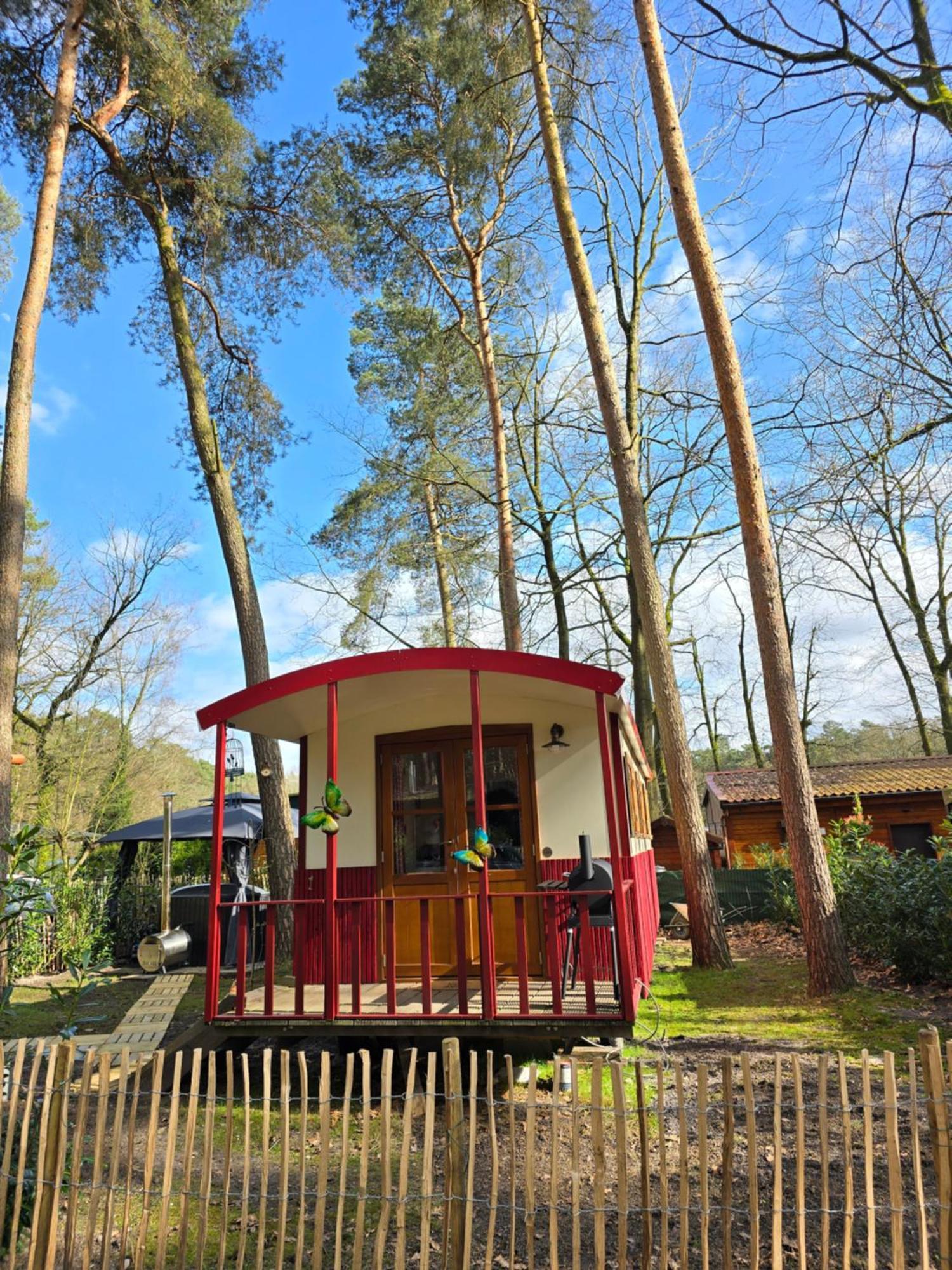 Pipowagen Met Prive Hot Tub Villa Lanaken Luaran gambar